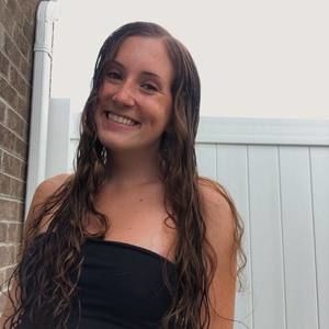 Meet your Posher, Caitlin